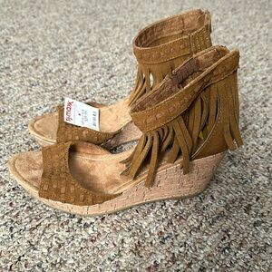 Minnetonka wedge shoes, size:9